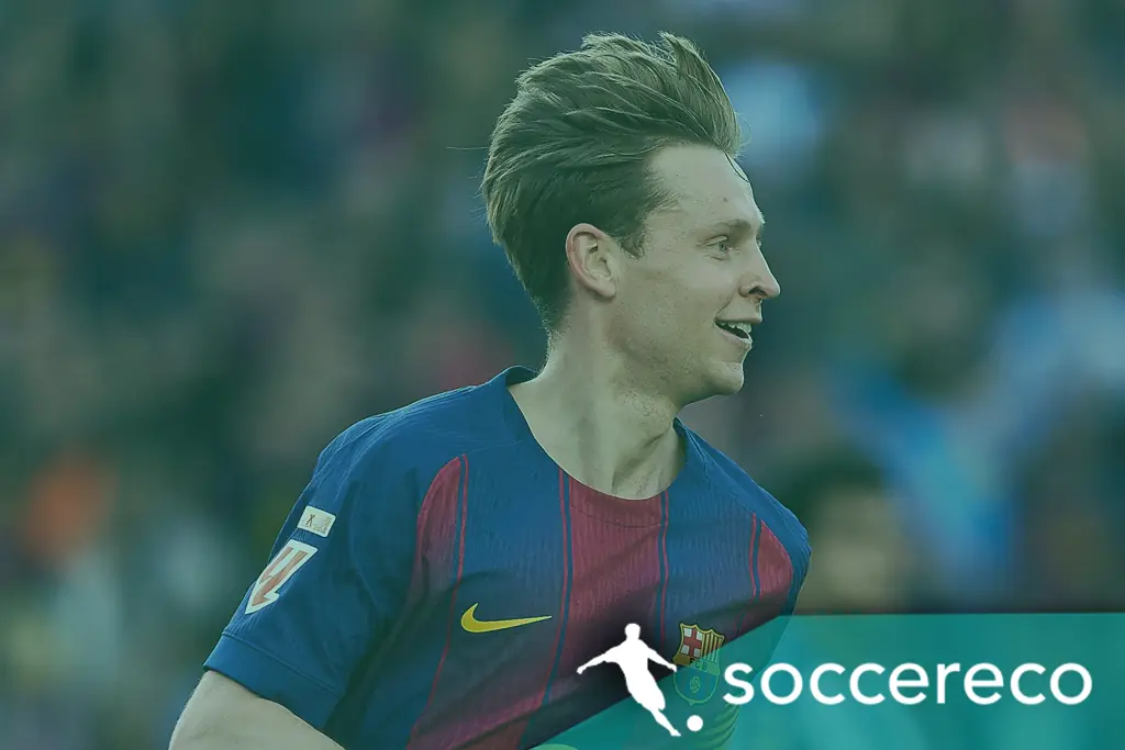 Frenkie de Jong defends his own playing style